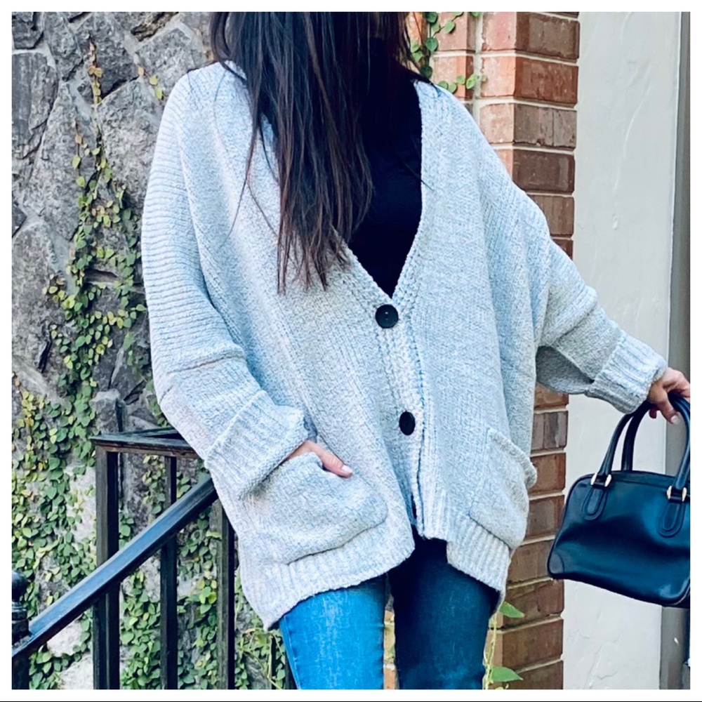 Soft knit sweater cardigan with pockets - Picture 2 of 6